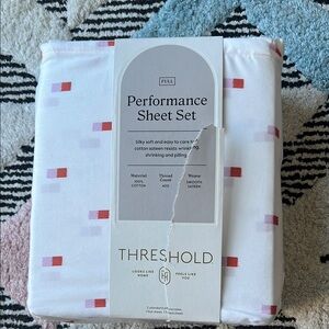 NWT Threshold Performance Sheet Set - White with Pink & Red Squares (Full Size)